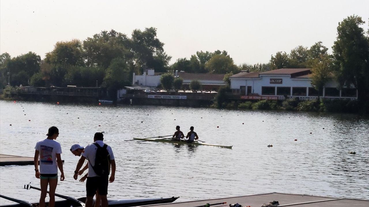 Edirne'de Avrupa 23 Yaş Altı Kürek Şampiyonası Heyecanı Başladı