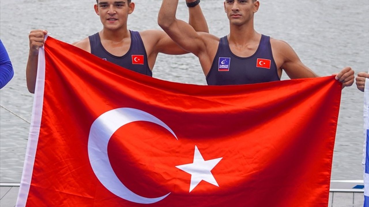 Edirne'de Türkiye, Balkan Kürek Şampiyonası'nda 18 Madalya Kazandı