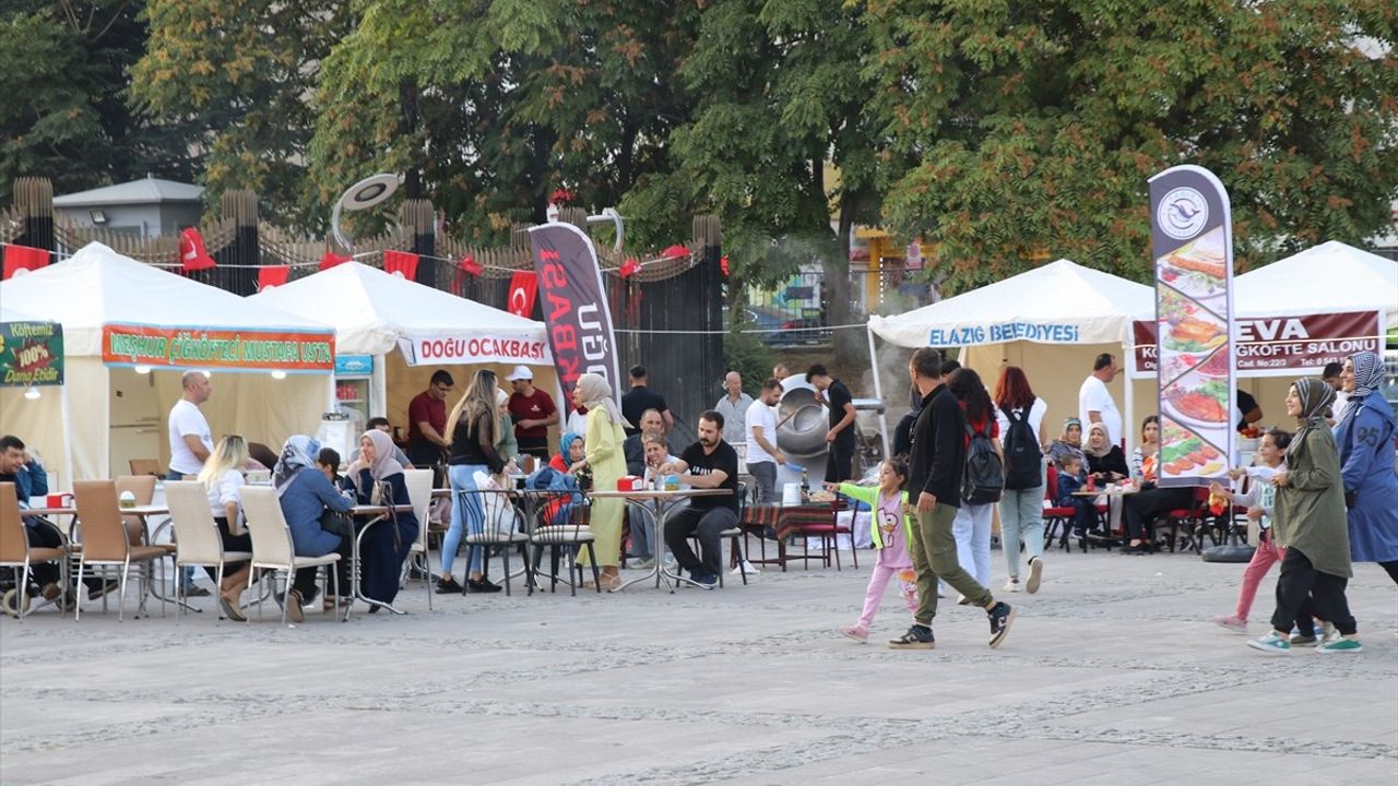 Elazığ'da 6. Geleneksel Salçalı Köfte ve Gastronomi Festivali Tüm Coşkusuyla Başladı