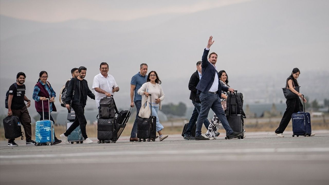 Erzurum'a Zorunlu İniş Yapan Uçaktaki Yolcular Frankfurt'a Ulaştı