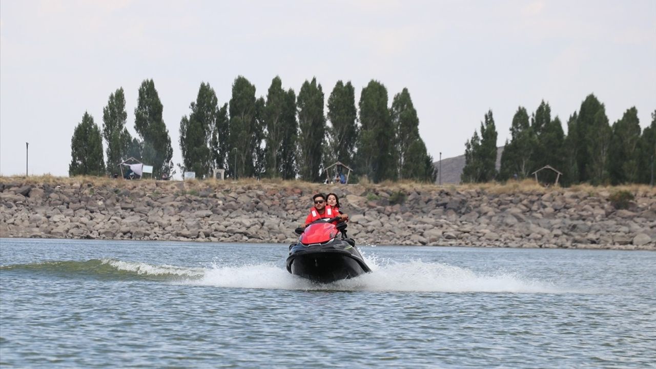 Erzurum'da Jet Ski Heyecanı Tekke Deresi Göleti'nde