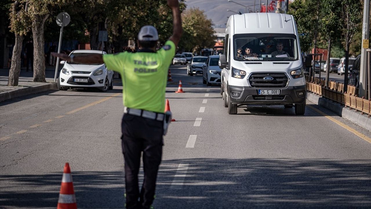 Erzurum'da Servis Araçlarına Yoğun Denetim Uygulandı