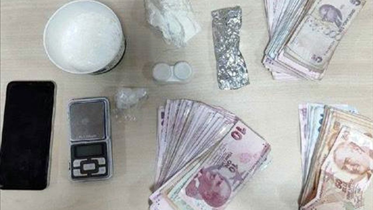 Esenler'de Uyuşturucu Operasyonu: 3 Zanlı Tutuklandı