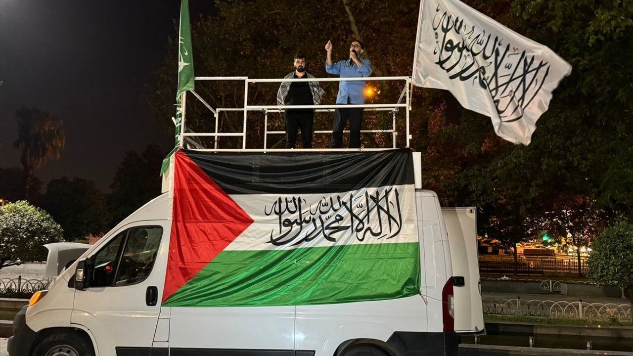 Fatih'te Gazze İçin Protesto Gösterisi