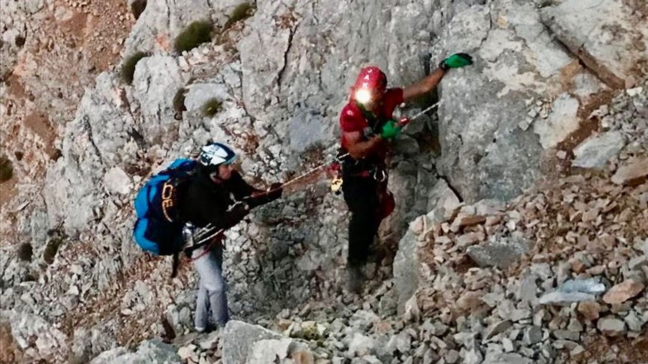 Fethiye'de Yamaç Paraşütü Pilotunun Kurtarılması