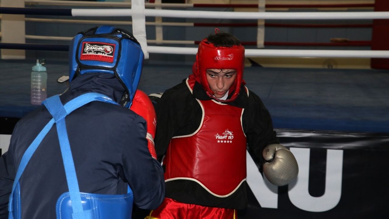 Genç Wushu Sporcusu Yiğit Şişman, Dünya Şampiyonası İçin Hazırlanıyor