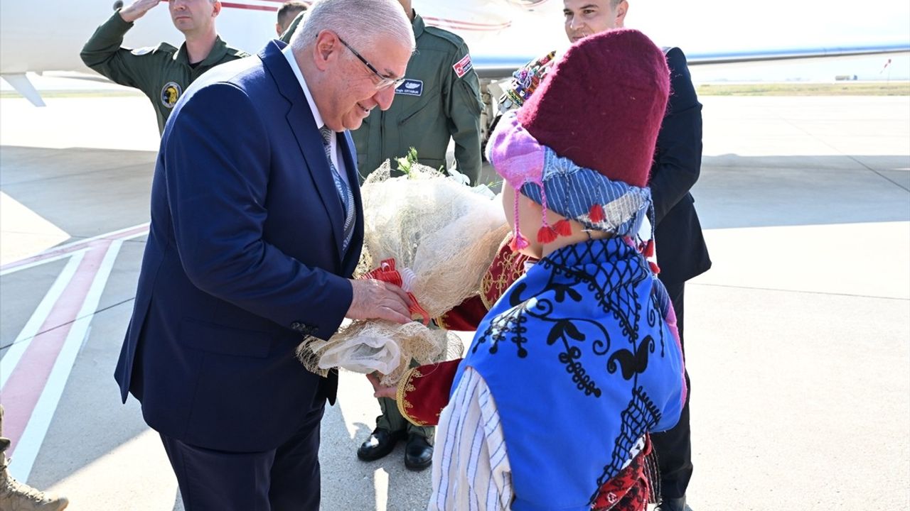 Güler, Isparta'daki Askeri Birlikleri Ziyaret Etti