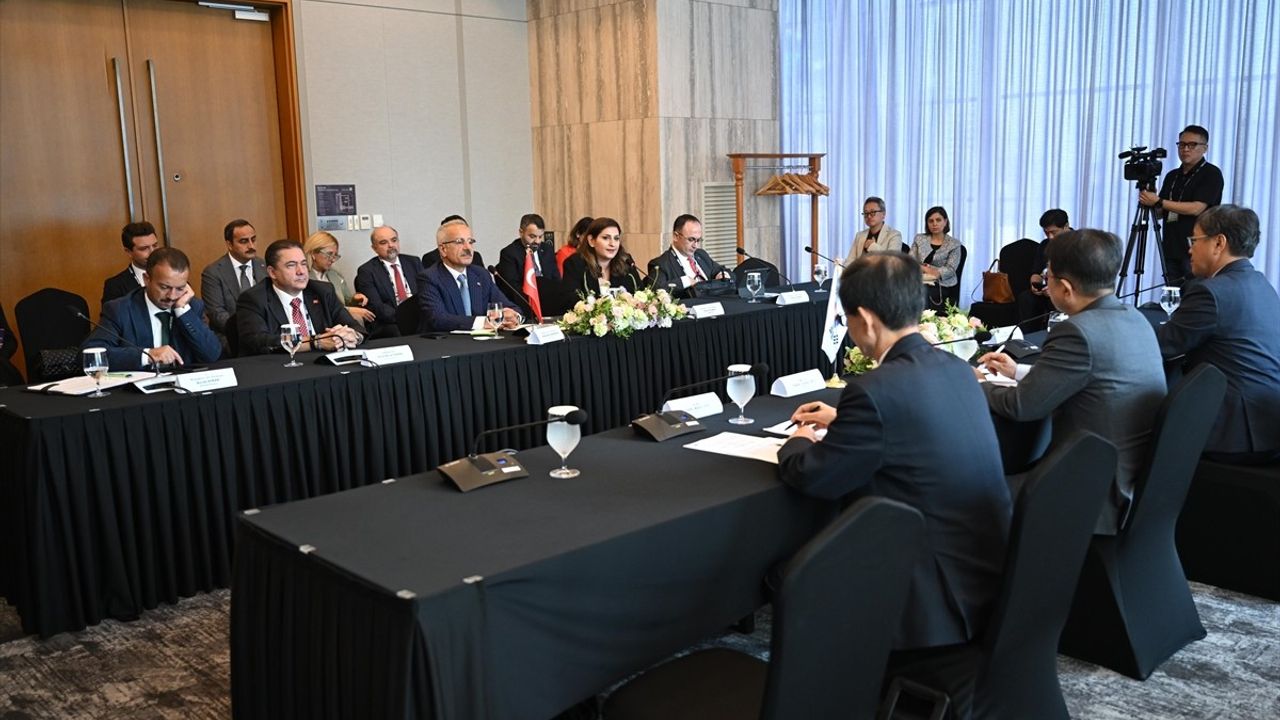 Güney Kore, Türkiye'nin Süper Hızlı Tren Projesine İlgi Gösterdi