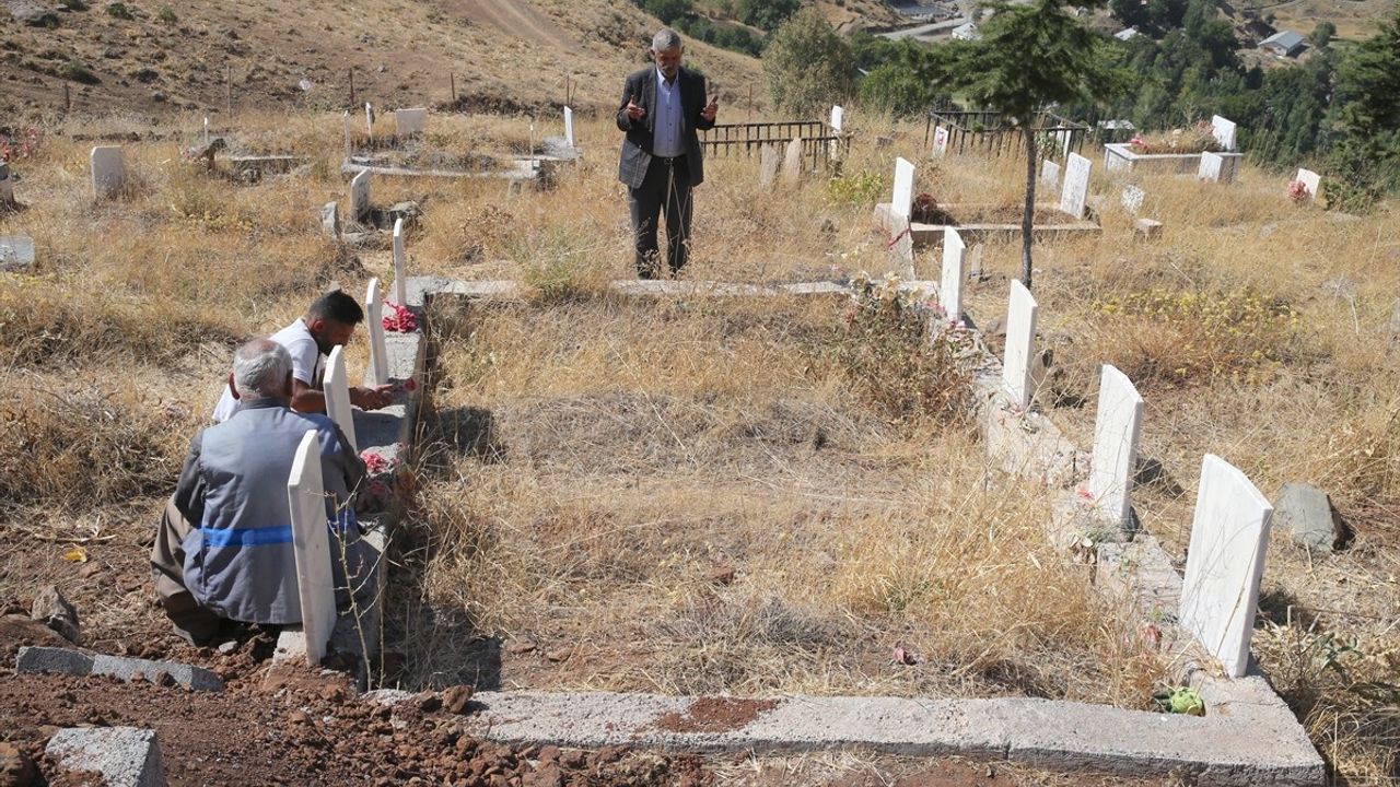 Hakkari'de 2010 Terör Saldırısında Hayatını Kaybedenler Anıldı