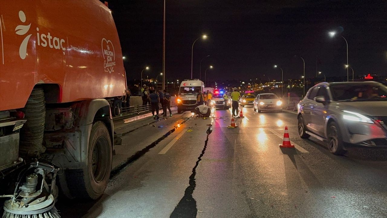 Haliç Köprüsü'nde Motosiklet Kazası: 1 Kişi Hayatını Kaybetti