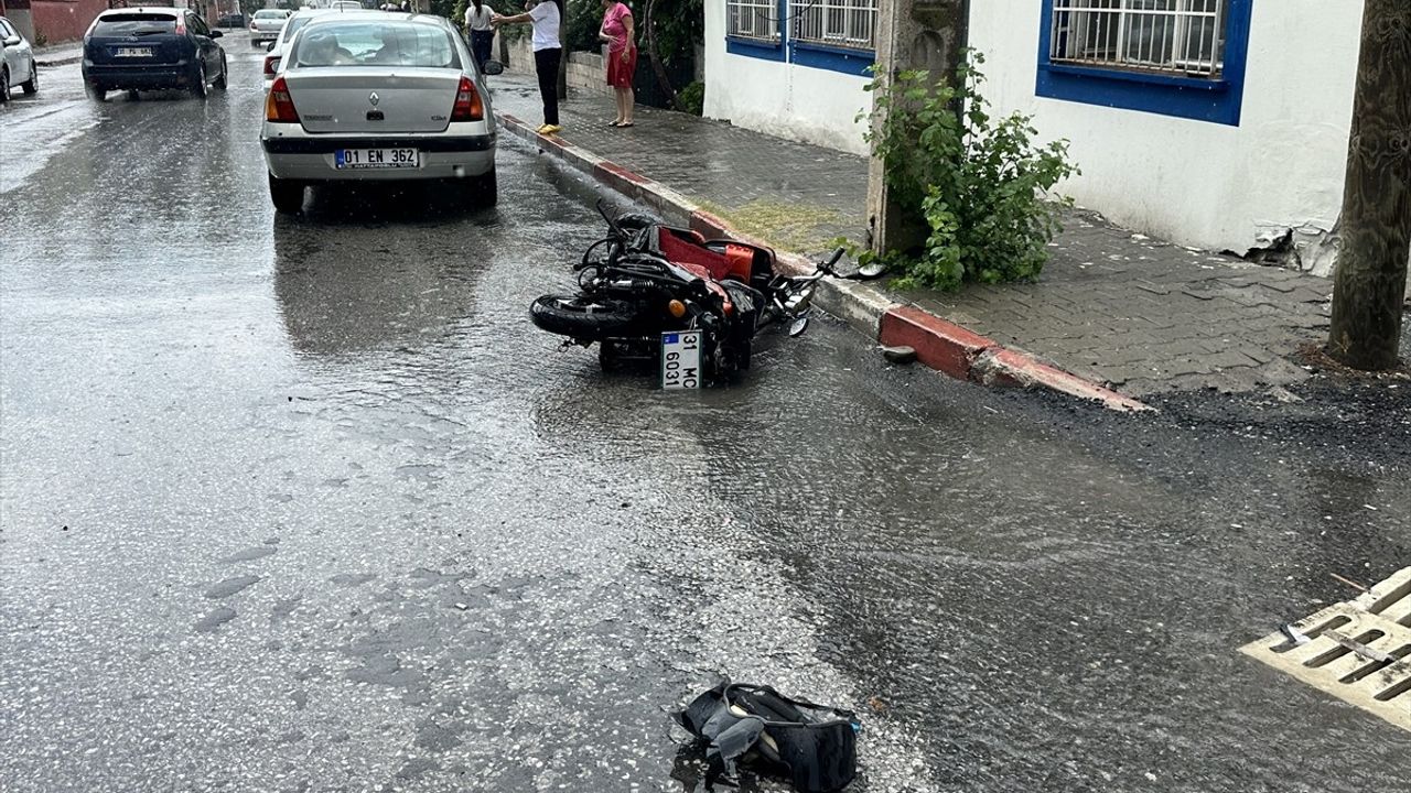 Hatay'da 15 Yaşındaki Çocuğun Kullandığı Araç Kaza Yaptı