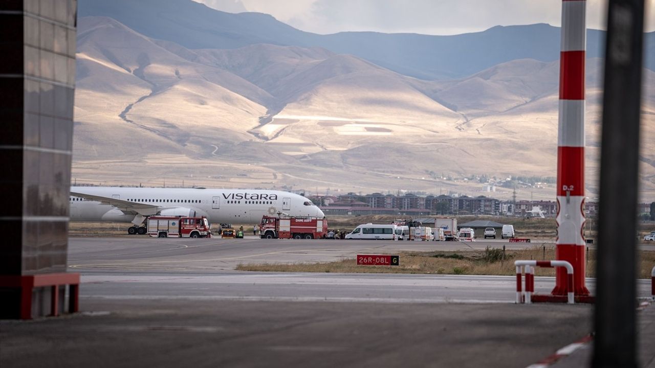 Hindistan'dan Almanya'ya Giden Uçak Erzurum'a İniş Yaptı