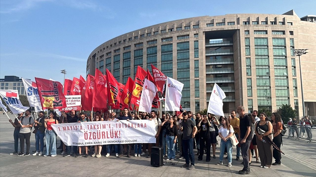 İstanbul'da 1 Mayıs Gösterisi Davası Başladı