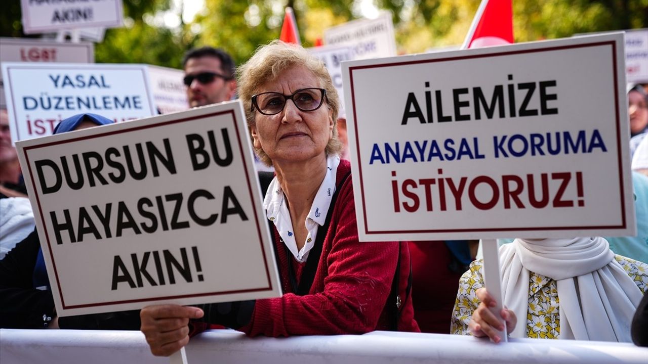 İstanbul'da Ailelerin Bir Araya Geldiği Büyük Buluşma