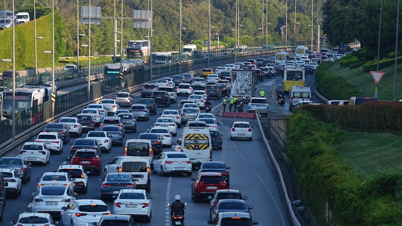 İstanbul'da Haftasonu Trafik Yoğunluğu