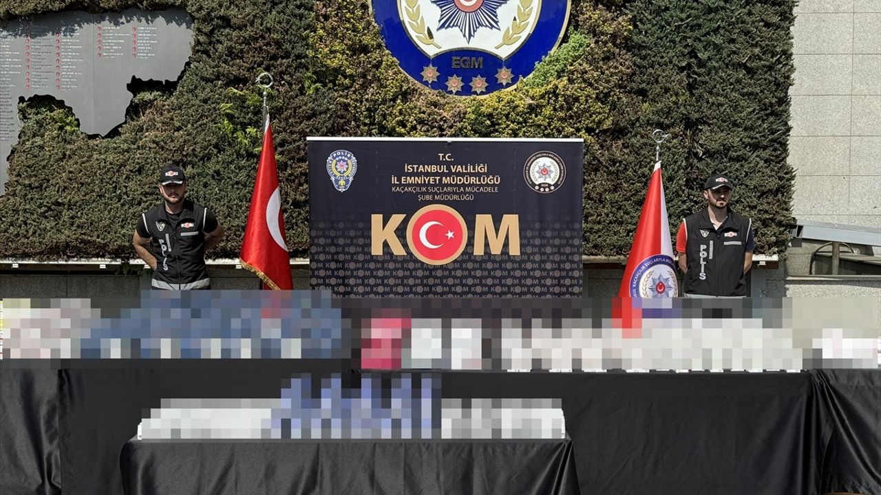 İstanbul'da Kaçak İlaç Operasyonu: İki Zanlı Yakalandı