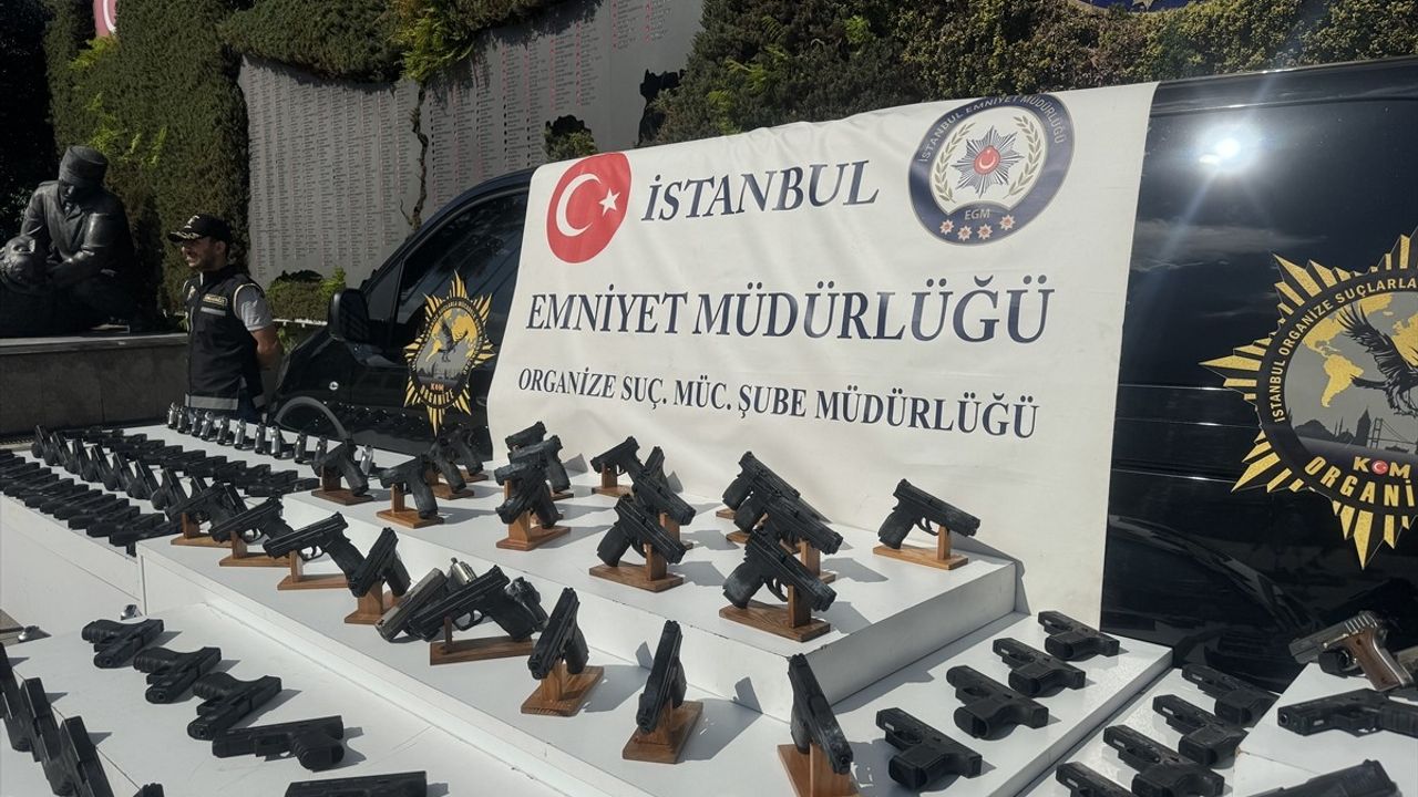 İstanbul'da Kaçak Silah Operasyonu: 9 Zanlı Tutuklandı