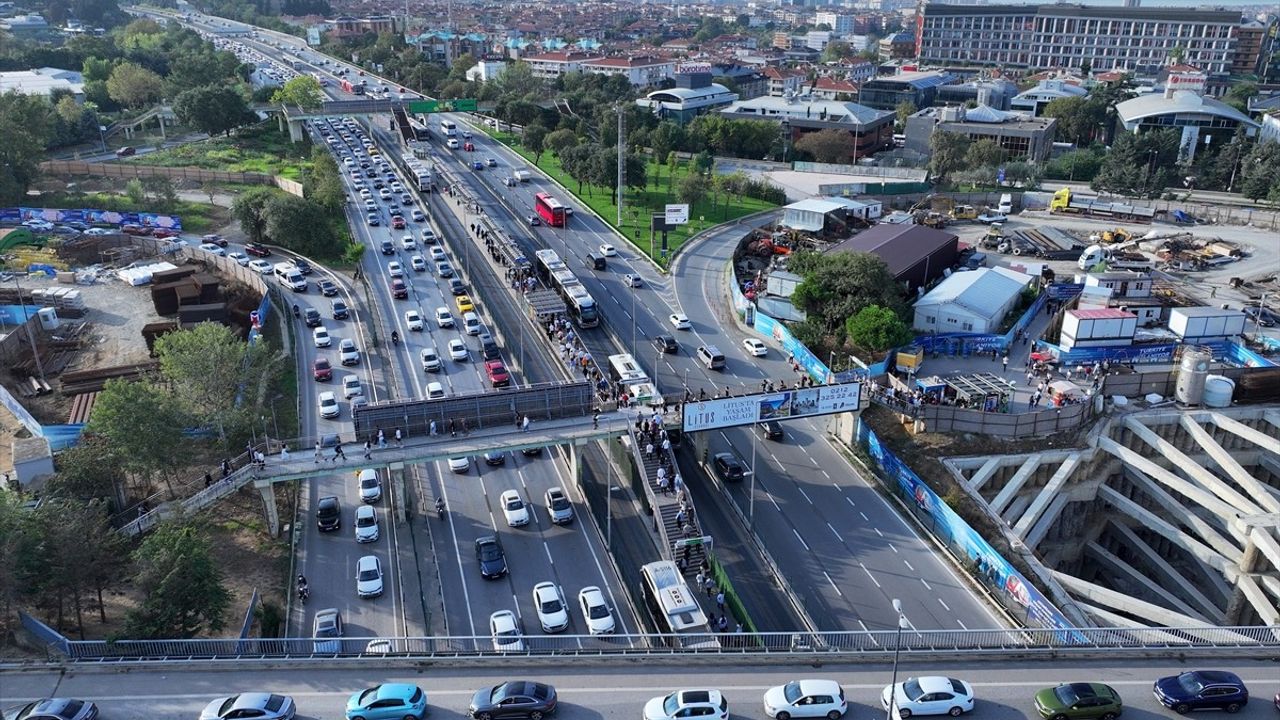 İstanbul'da Sabah Trafik Yoğunluğu