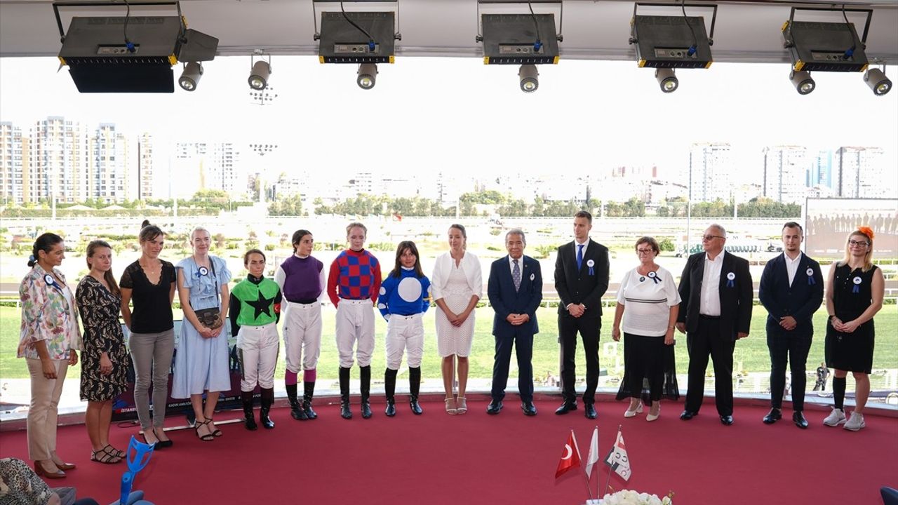 İstanbul Yarış Festivali'nde Kadın Jokeyler Zirvede