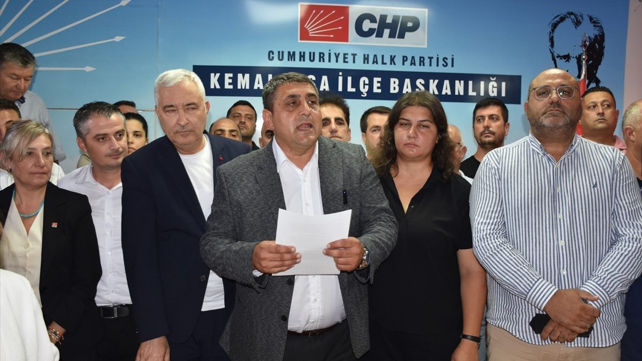 İzmir'de CHP İlçe Başkanı Ahmet Yılmaz'a Saldırı