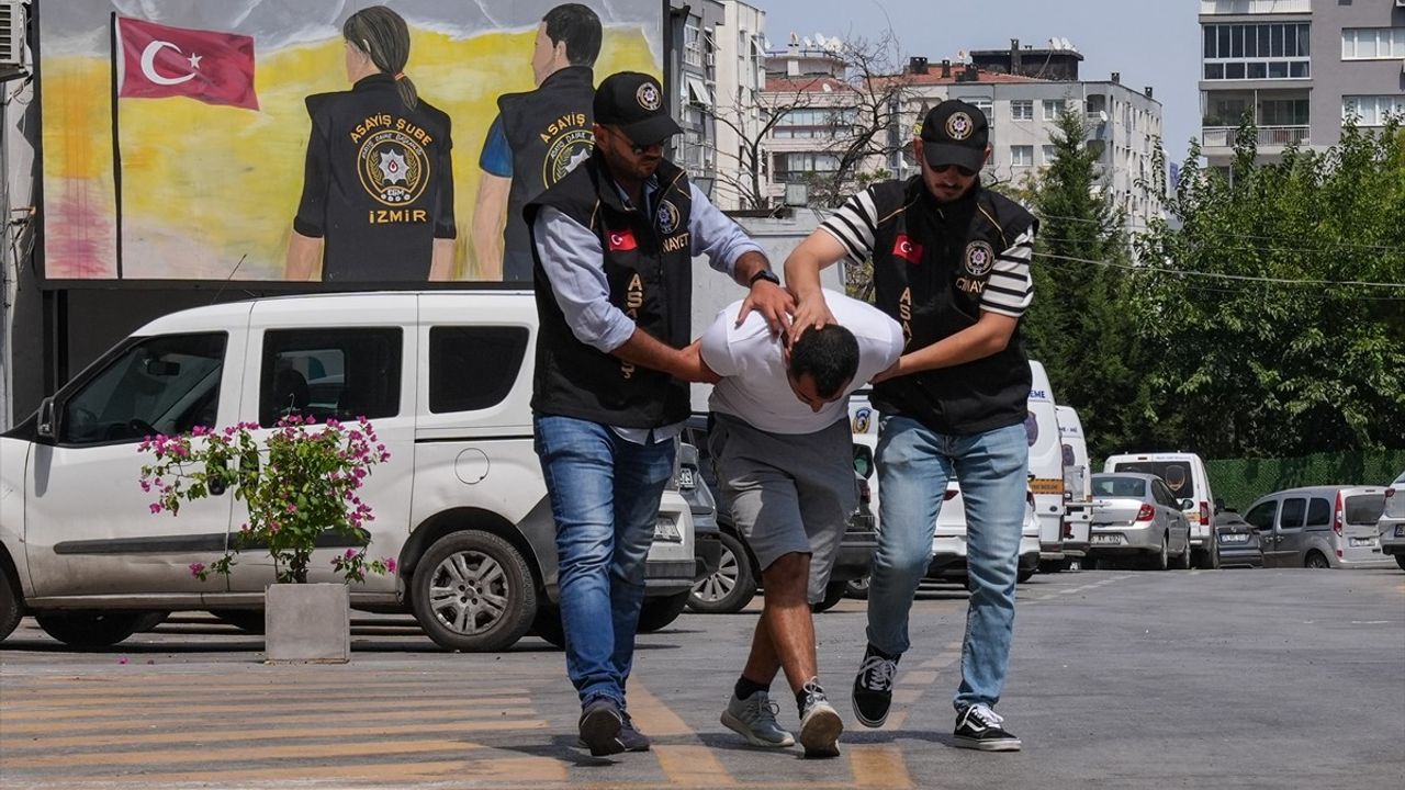 İzmir'de Cinayet ve Yüksek Yaralama Olayı: Zanlı Adliyeye Sevk Edildi