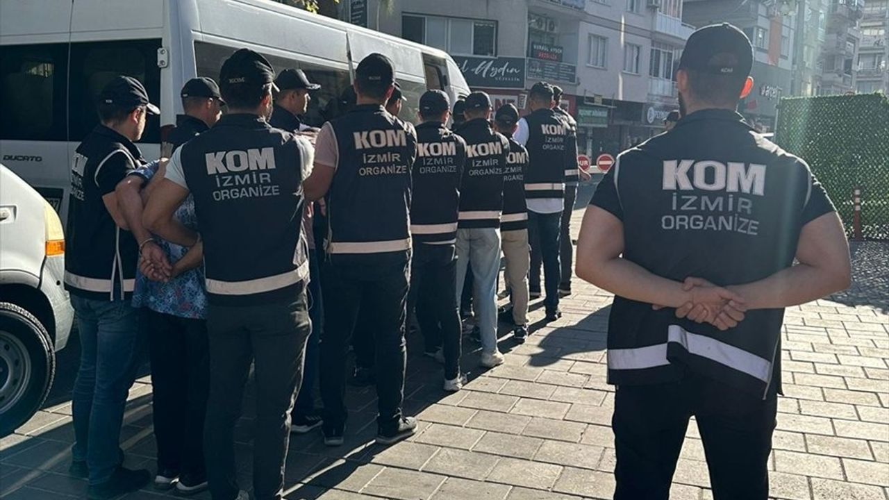 İzmir'de Silah Kaçakçılığına Darbe: 7 Tutuklama