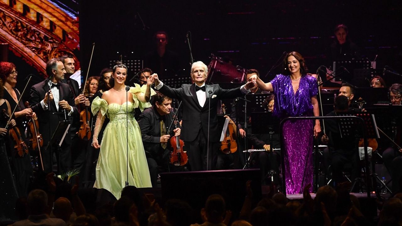 Jose Carreras İstanbul'da Veda Konseri Verdi