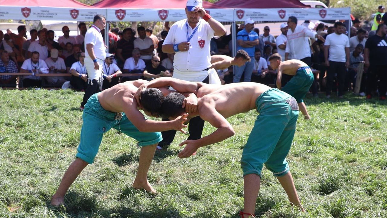 Kahramanmaraş'ta Şalvar Güreşi Türkiye Şampiyonası Yapıldı