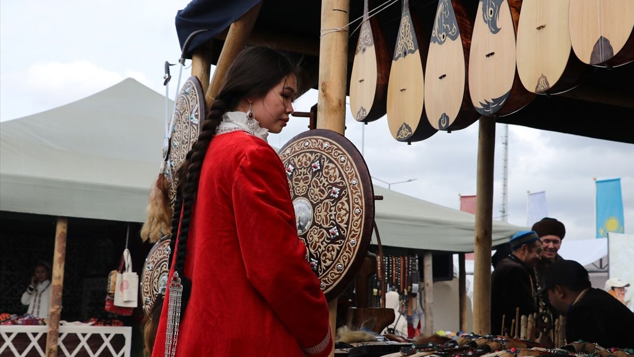 Kazakistan'da Göçebeler Dünyası Etno Köyü Ziyarete Açıldı