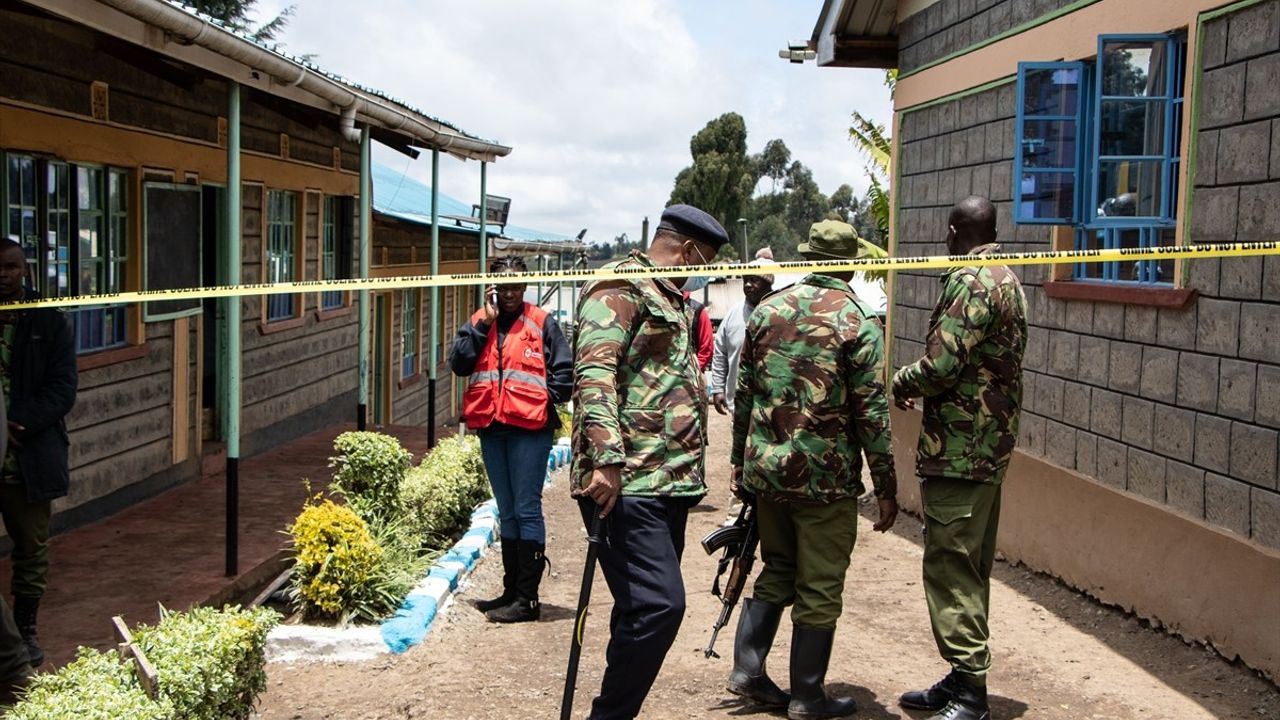 Kenya'da Okul Yangını: 16 Öğrenci Hayatını Kaybetti