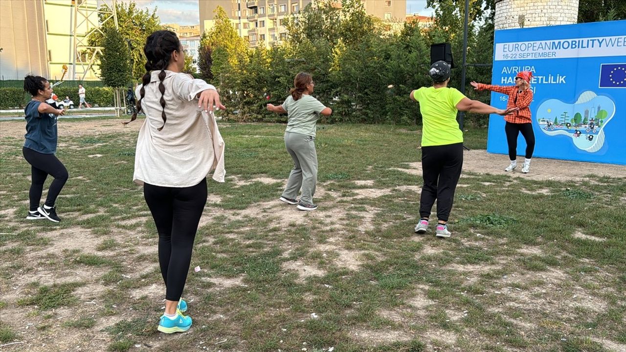 Kırklareli'nde Kadınlar Zumba ile Hareketlendi