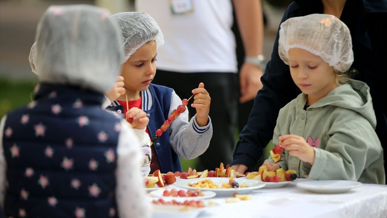 Kırklareli'nde Minik Şefler Yeteneklerini Gösterdi