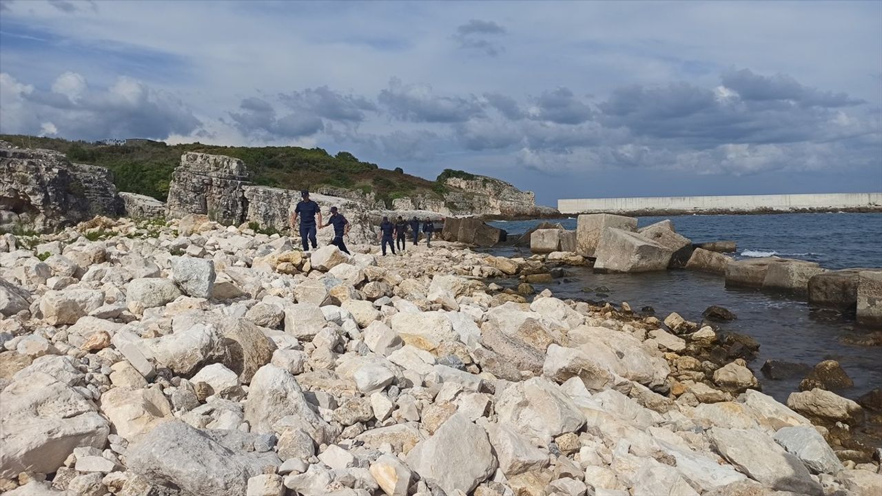 Kocaeli'de Alabora Olan Tekneden Balıkçı Kayboldu