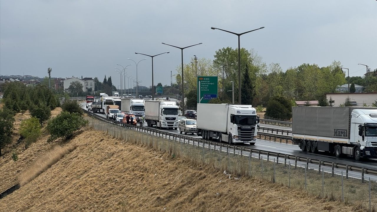 Kocaeli'de Zincirleme Kaza: 7 Yaralı