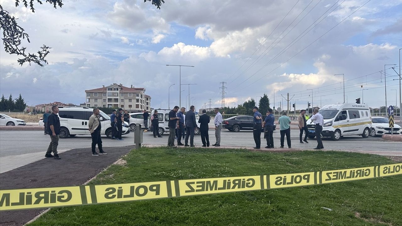 Konya'da Çalıntı Araçla Polisle Çatışma: İki Memur Yaralandı