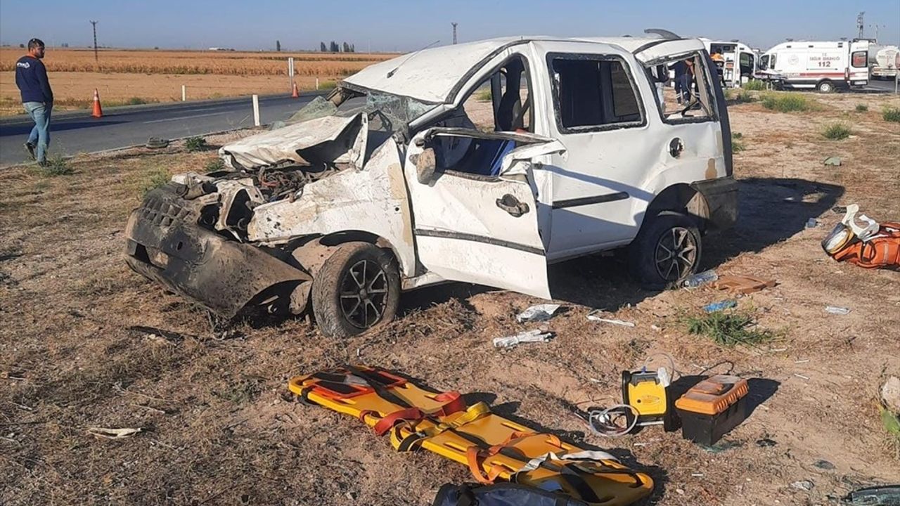 Konya'da Feci Kaza: 2 Kişi Hayatını Kaybetti, 3 Yaralı