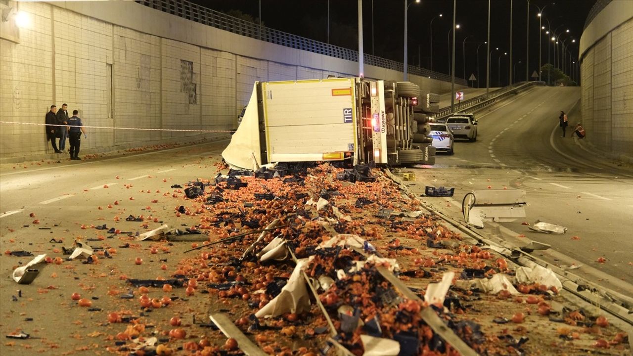 Konya'da Tır Kazası: Sürücü Hayatını Kaybetti