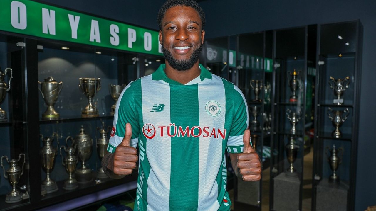 Konyaspor, Riechedly Bazoer ile Anlaştı