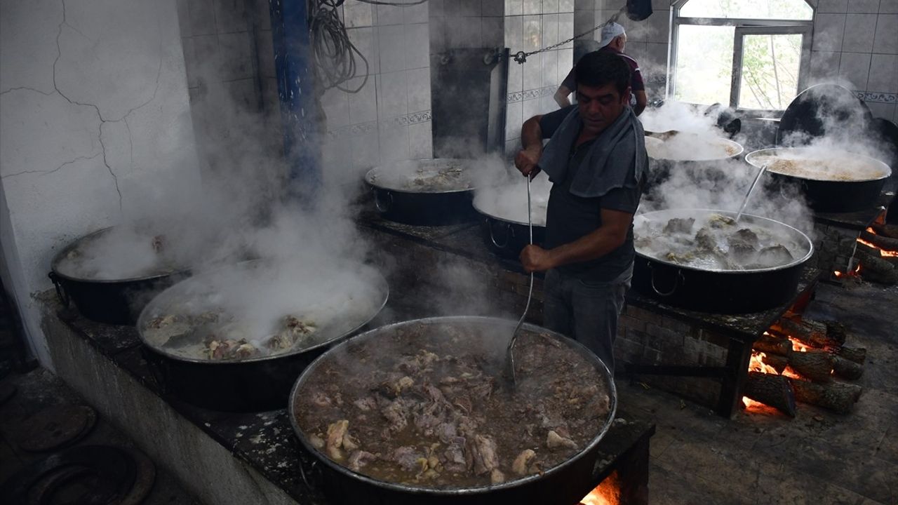 Küre Köylüleri Geleneksel Şifalı Pilavı Hazırlıklarına Başladı