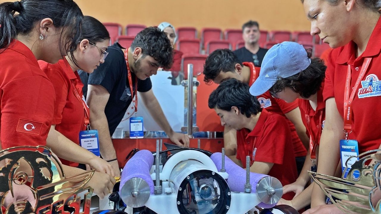 Mersin'de İnsansız Su Altı Sistemleri Yarışması Devam Ediyor