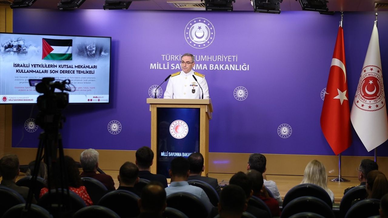 Milli Savunma Bakanlığı'nda Basın Bilgilendirme Toplantısı Düzenlendi