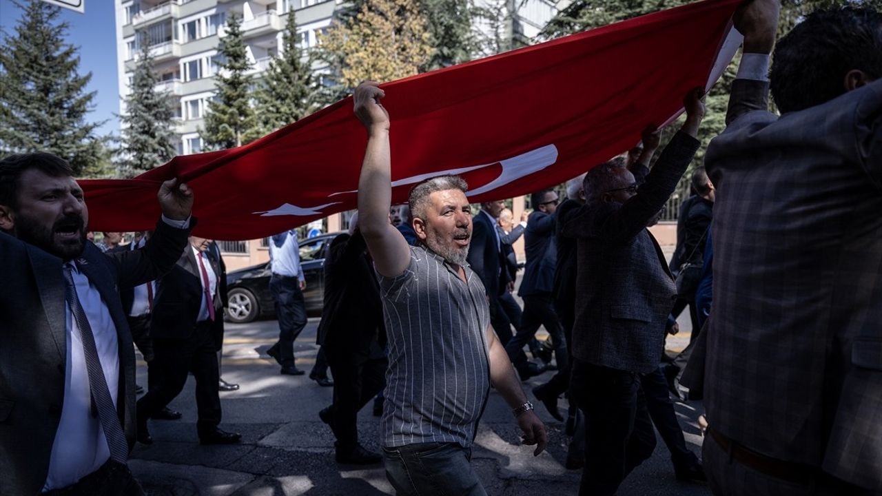 Milli Yol Partisi İsrail Saldırılarını Protesto Etti