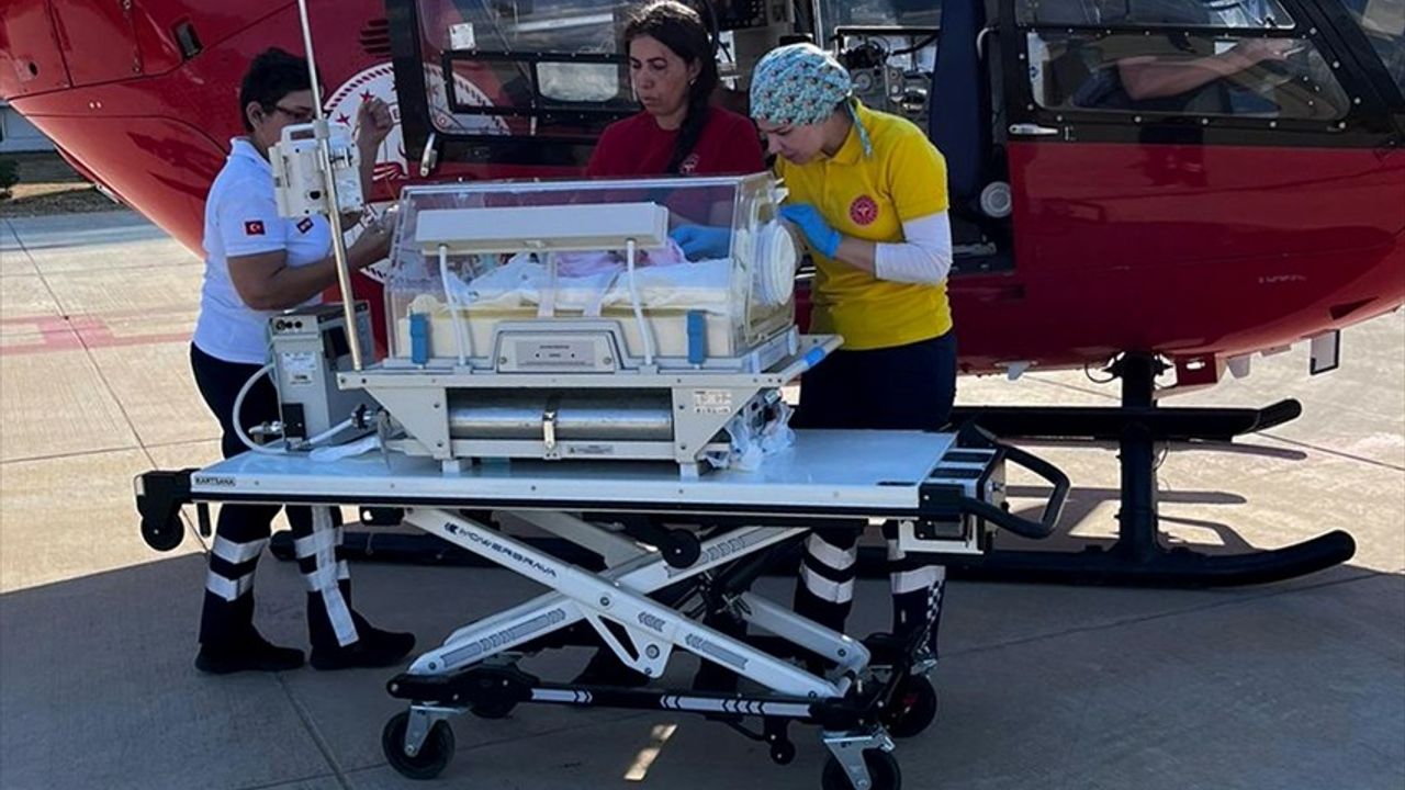 Muğla'da Acil Ambulans Helikopter Seferi: 1 Aylık Bebek Antalya'ya Sevk Edildi