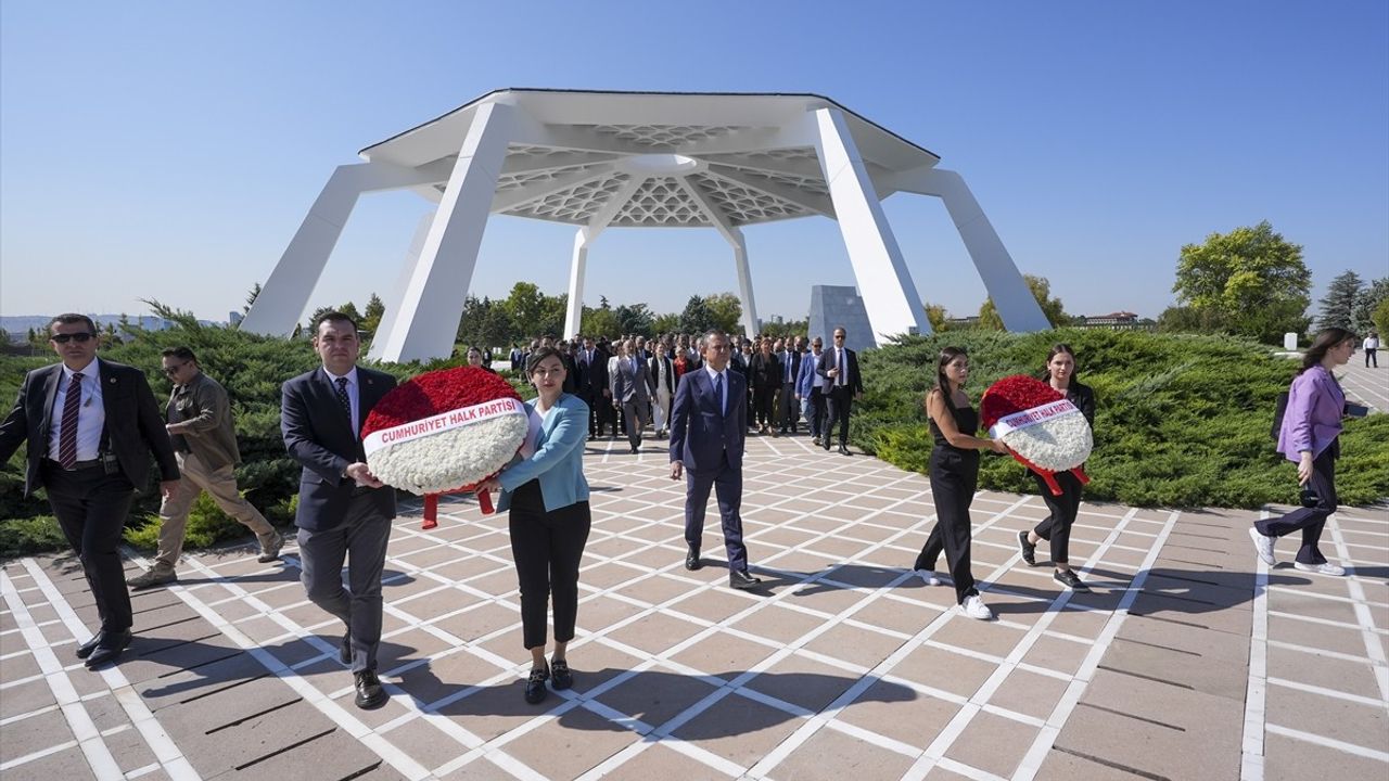 Özgür Özel: Erdoğan'ın Kılıç Çatma Törenindeki Açıklamaları Kutuplaşma Yaratıyor