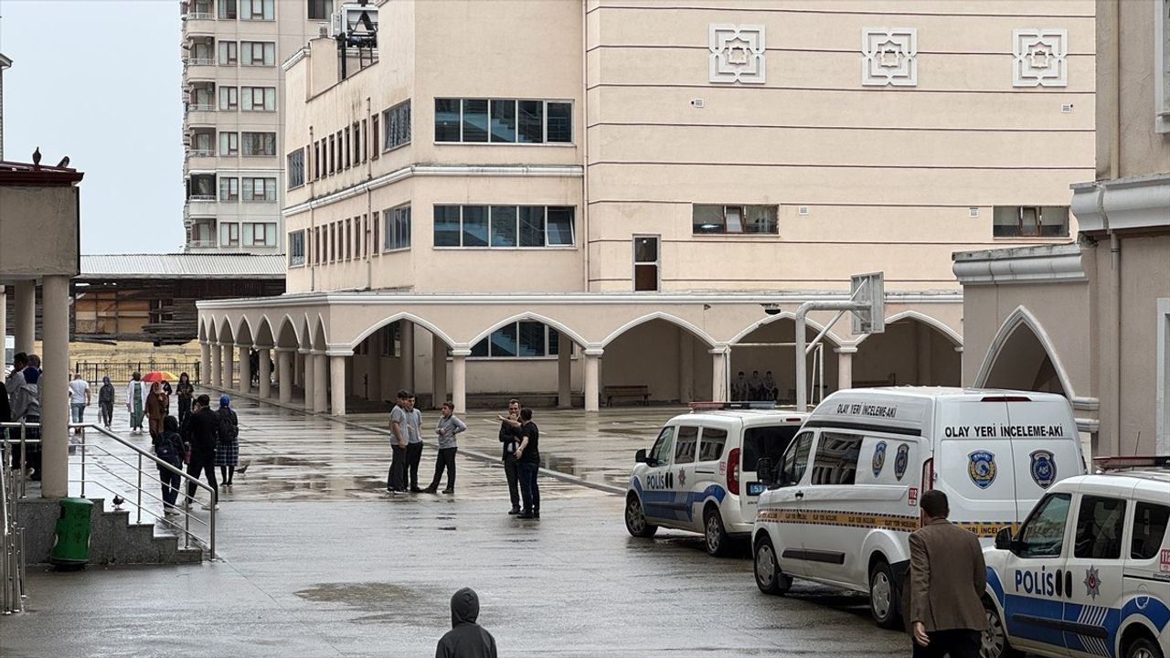 Rize'de Trajik Bir Kayıp: Öğrenci Merdiven Boşluğuna Düşerek Hayatını Kaybetti