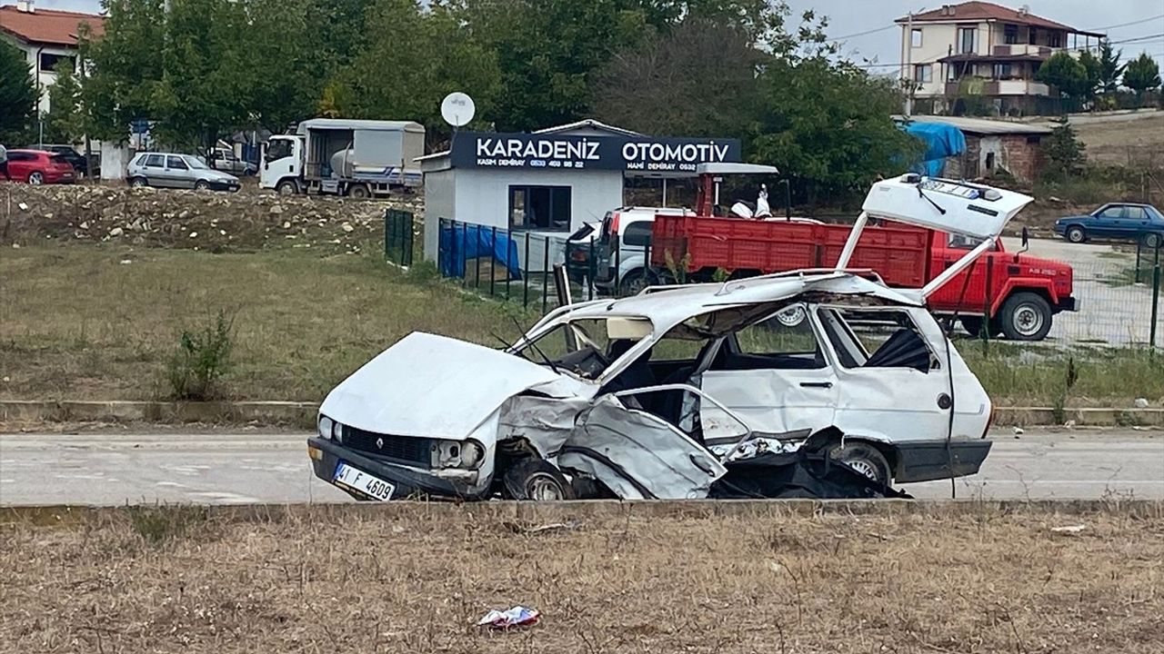 Sakarya'da Feci Kaza: 1 Ölü, 1 Yaralı