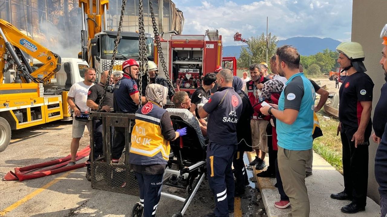 Sakarya'daki Makarna Fabrikasında Patlama: 20 Yaralı