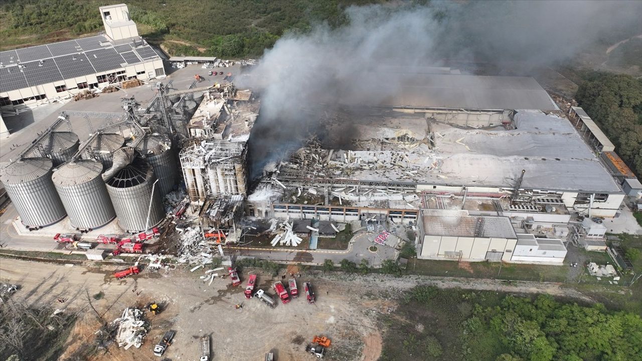 Sakarya'daki Makarna Fabrikasında Patlama: 21 Yaralı