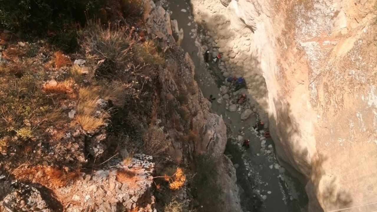 Saklıkent Kanyonu'nda Mahsur Kalan Kişi Kurtarıldı