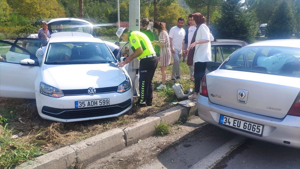 Samsun'da Trafik Kazası: 3 Hemşire Dahil 7 Yaralı